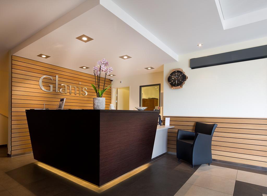 Hotel Glanis Gland Exterior photo